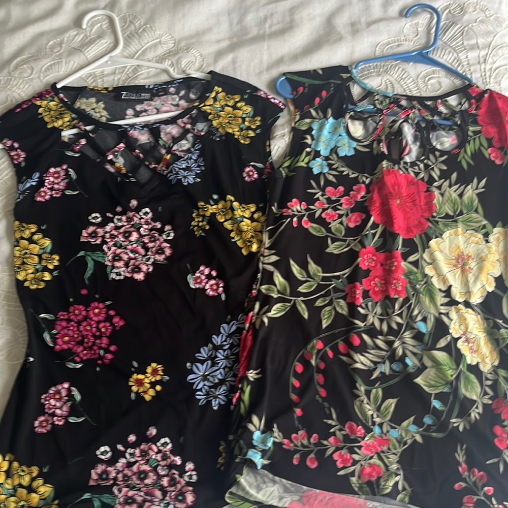 Lot of 2 dress tops NY&CO EUC